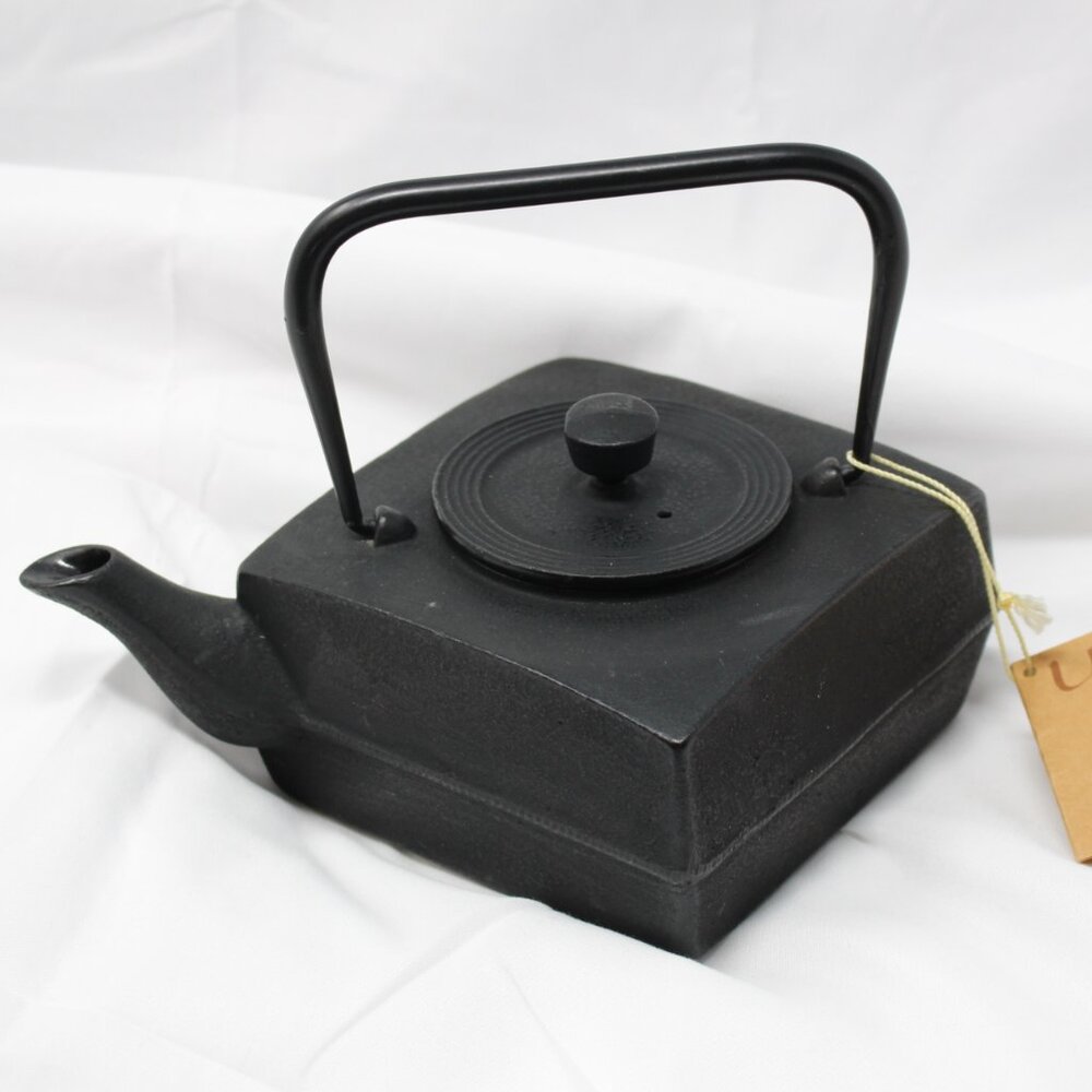NWT Cast Iron Tetsubin Traditional Design Tea Kettle made for Old Dutch Int, Ltd